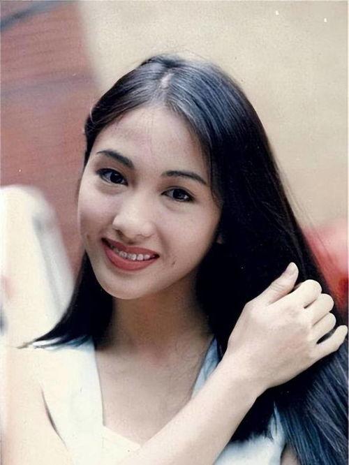 黎姿的家庭背景,出身名门，演艺事业璀璨人生